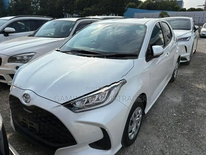 Toyota Yaris G Headrest Led Bsm 2024