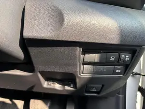 Toyota Yaris G Headrest Led Bsm 2024