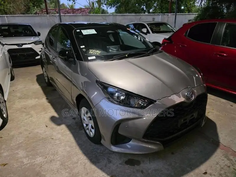 Toyota Yaris G BSM 2025