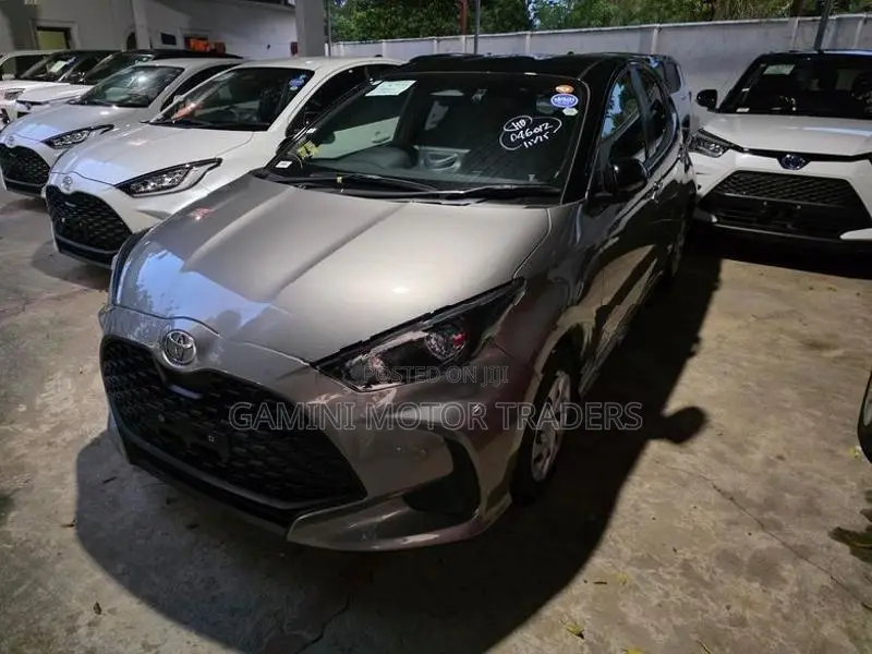 Toyota Yaris G BSM 2025