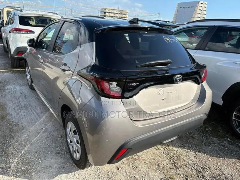 Toyota Yaris G BSM 2025