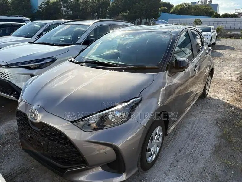 Toyota Yaris G BSM 2025