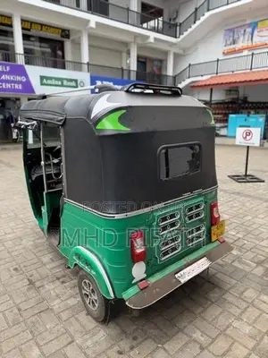 Bajaj RE 2024