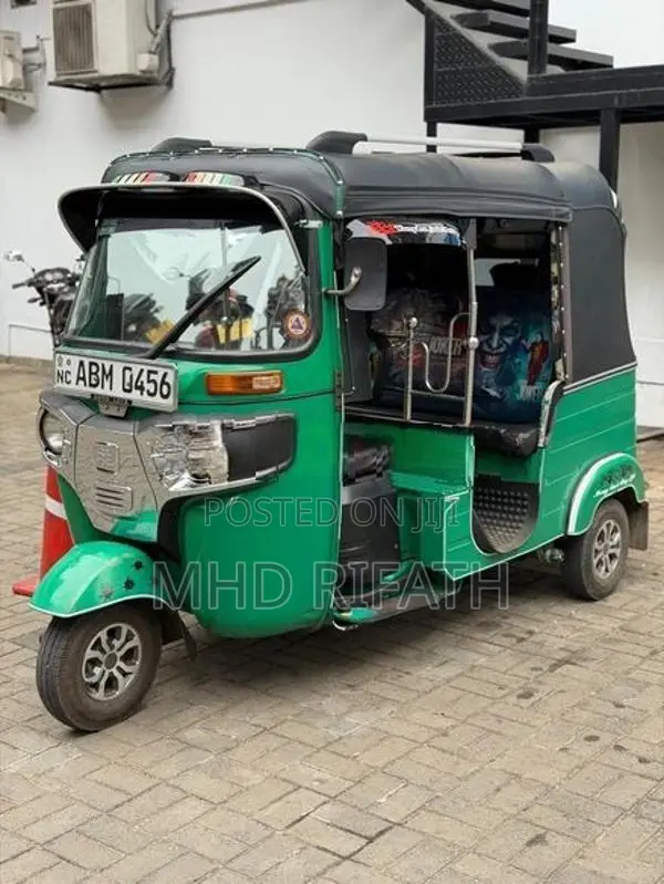 Bajaj RE 2024