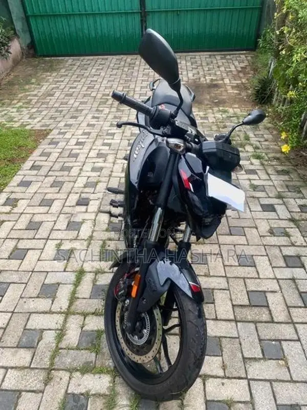 Bajaj Pulsar N160 2025