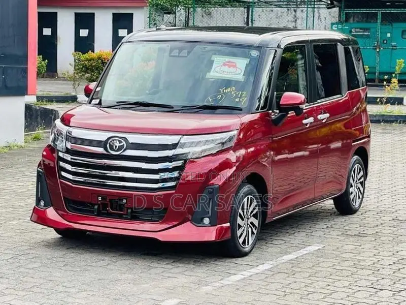 Toyota Roomy Custom G Red II Tone 2025