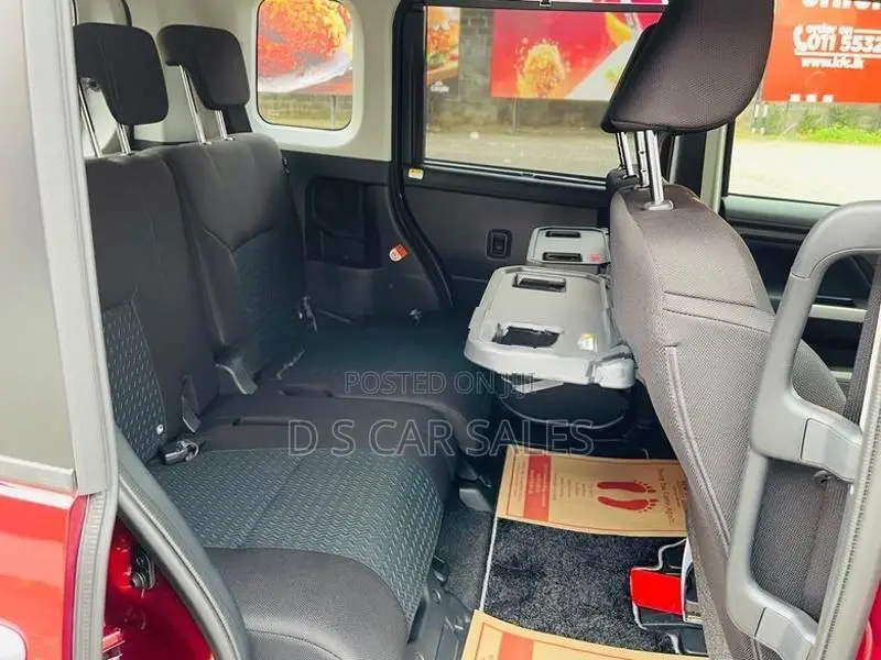 Toyota Roomy Custom G Red II Tone 2025