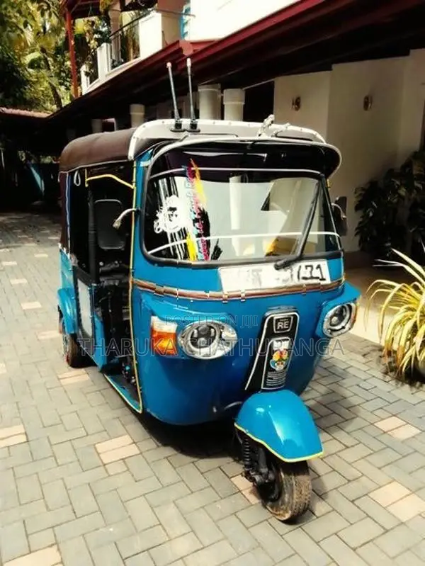 Bajaj RE 2011