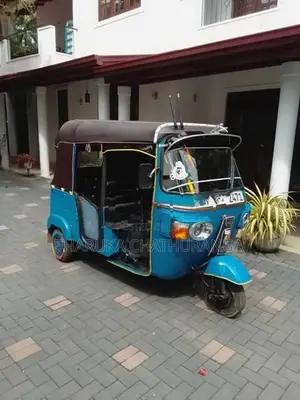 Bajaj RE 2011