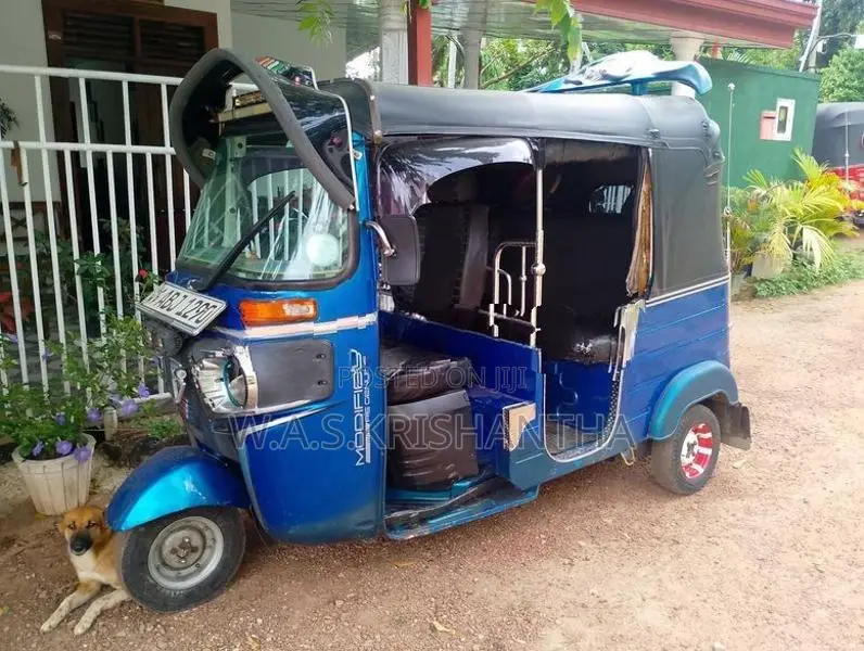 Bajaj RE 2015