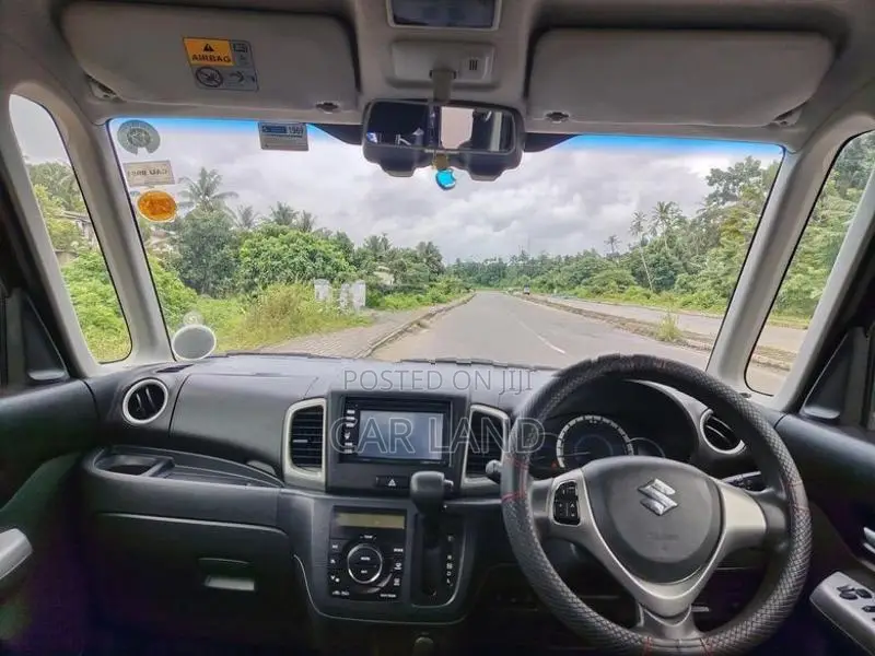 Suzuki Spacia electric doors push 2016