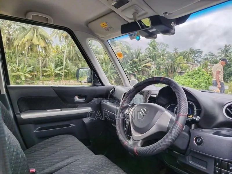 Suzuki Spacia electric doors push 2016
