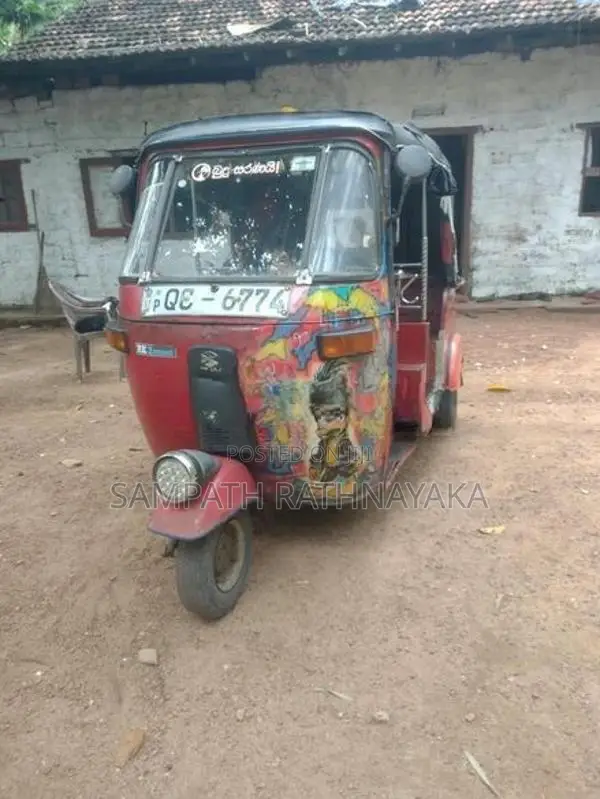 Bajaj RE 2010