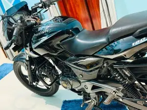 Bajaj Pulsar 180 Black 2016