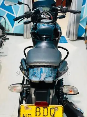 Bajaj Pulsar 180 Black 2016