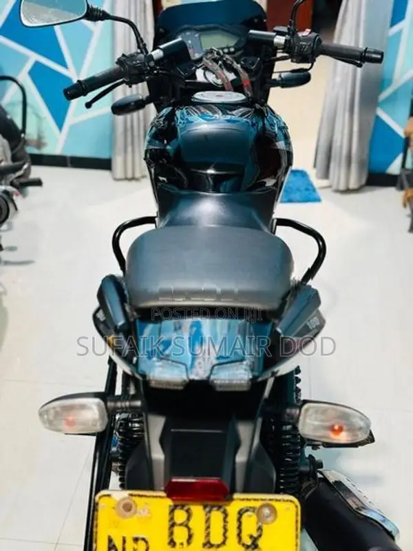 Bajaj Pulsar 180 Black 2016