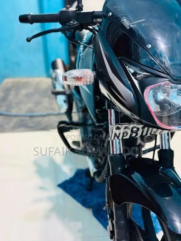 Bajaj Pulsar 180 Black 2016