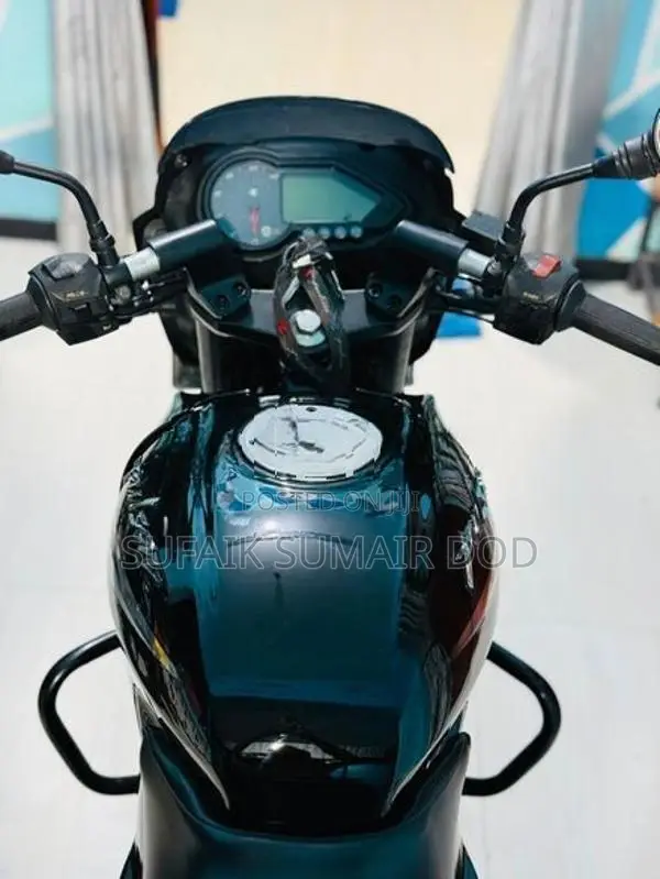Bajaj Pulsar 180 Black 2016