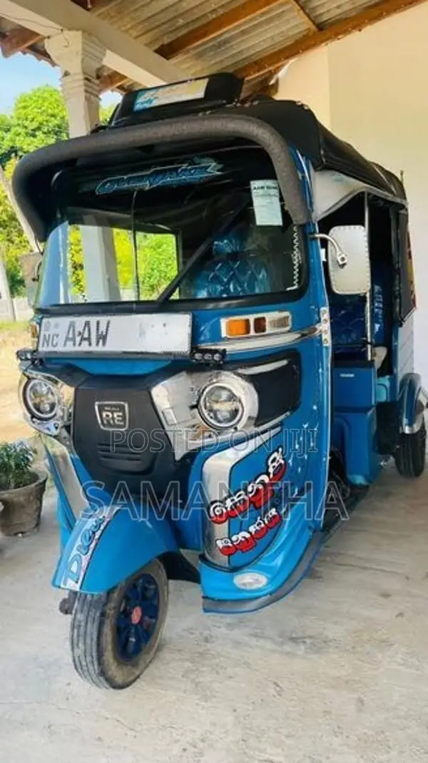Bajaj RE 2015