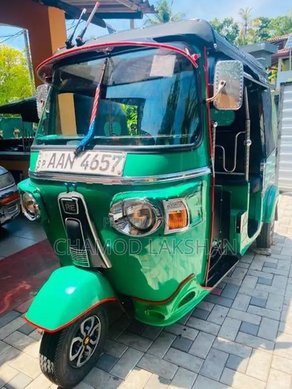 Bajaj RE 2013