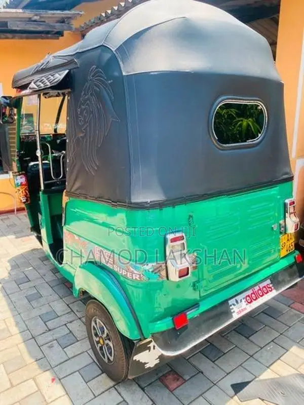 Bajaj RE 2013