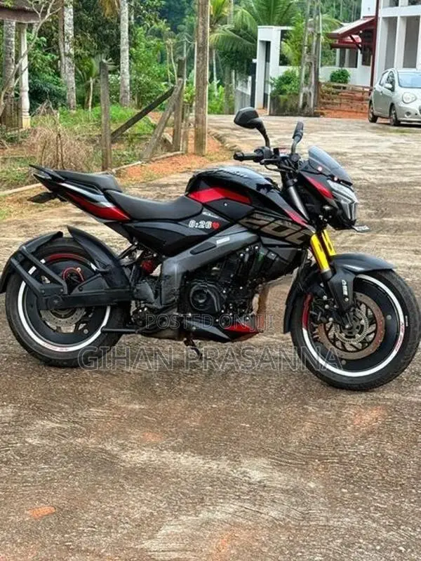 Bajaj Pulsar NS200 2025