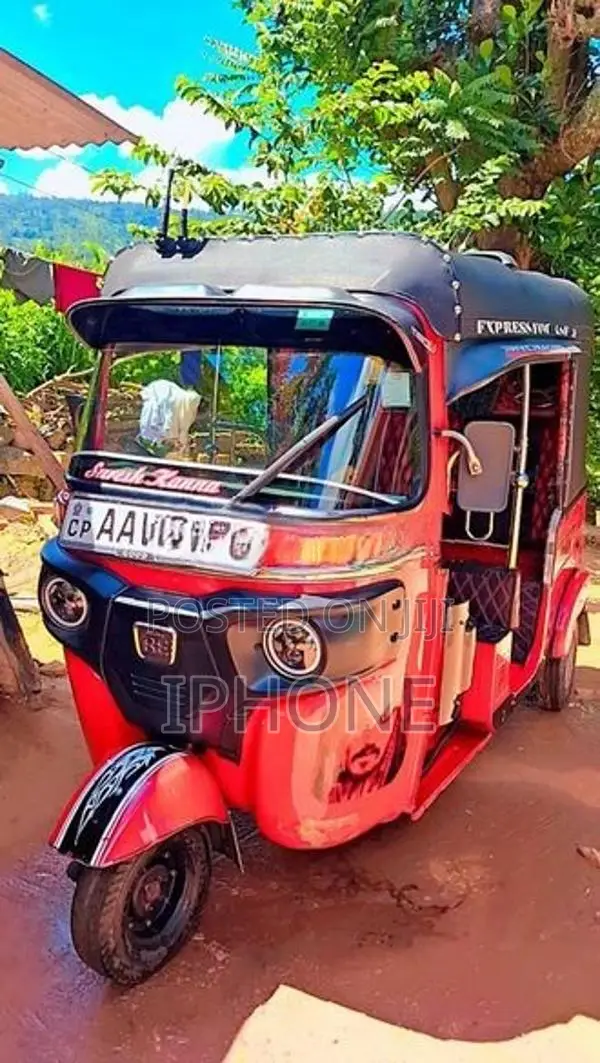 Bajaj RE 2015
