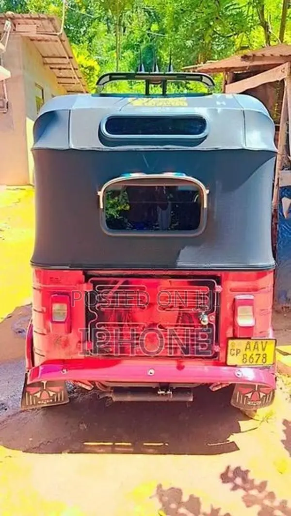 Bajaj RE 2015