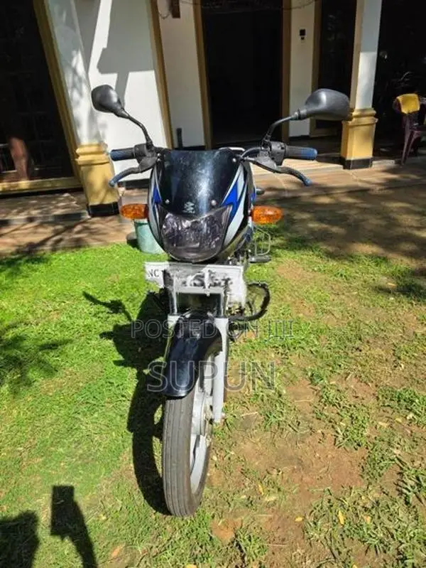 Bajaj CT100 2025