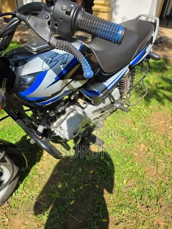 Bajaj CT100 2025
