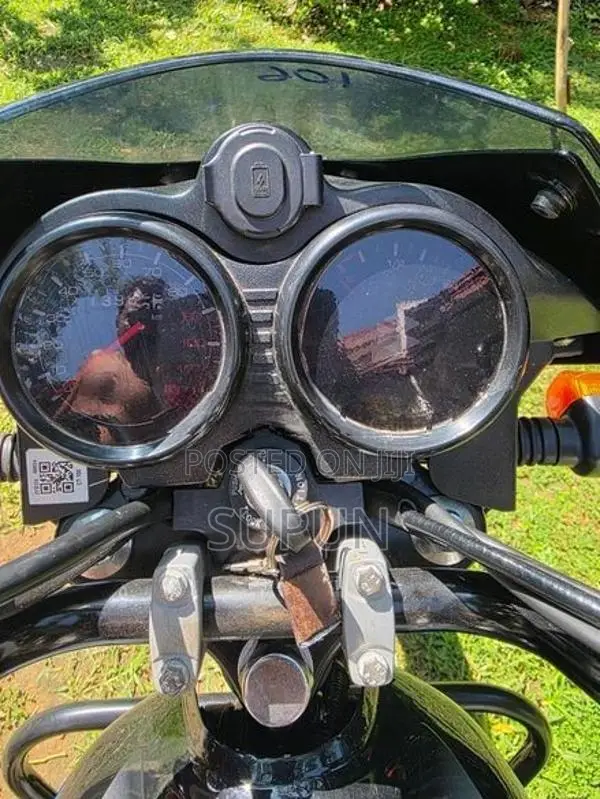 Bajaj CT100 2025