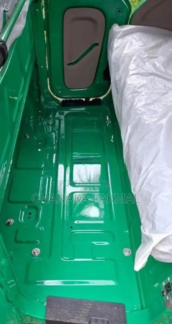 Bajaj RE BS6 2026
