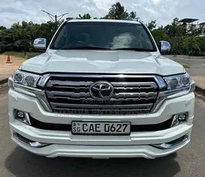 Toyota Land Cruiser Sahara V8 Parlimant parmit 2014