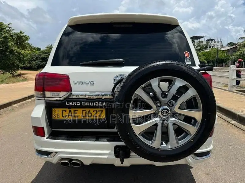 Toyota Land Cruiser Sahara V8 Parlimant parmit 2014