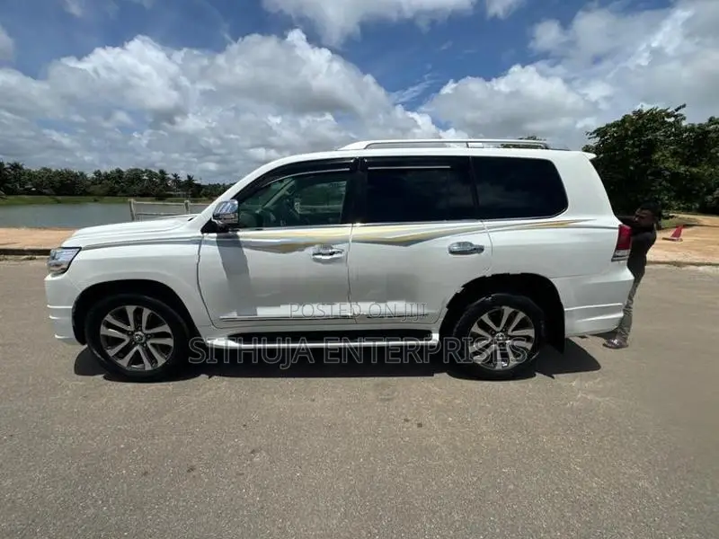 Toyota Land Cruiser Sahara V8 Parlimant parmit 2014