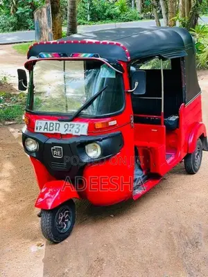 Bajaj RE 2015