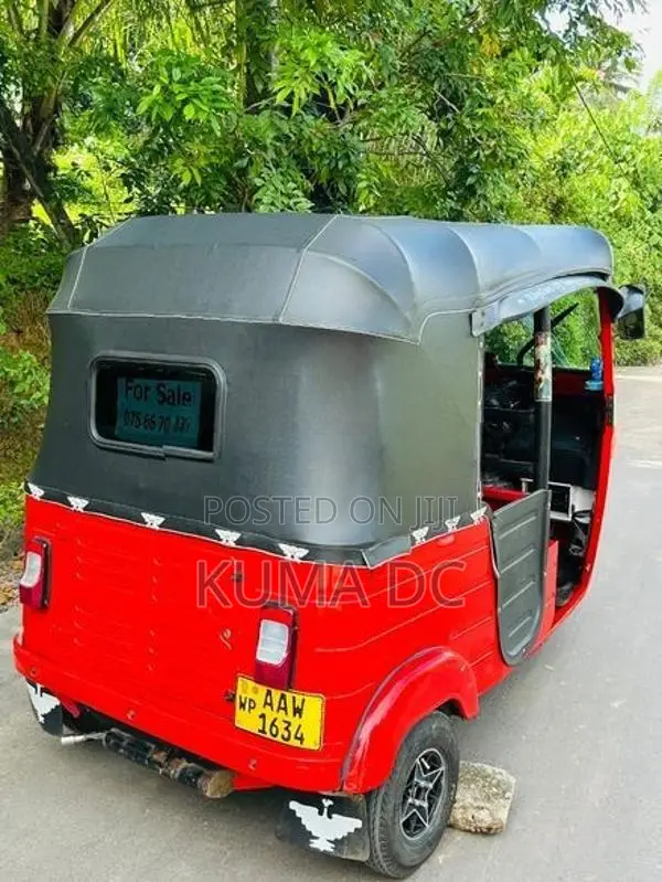 Bajaj RE 2015