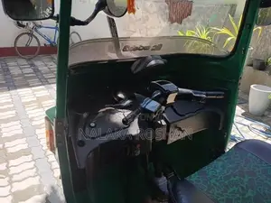 Bajaj RE 2012