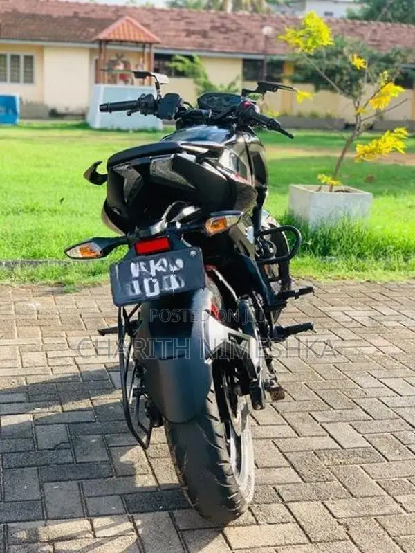 Bajaj Pulsar N160 2025