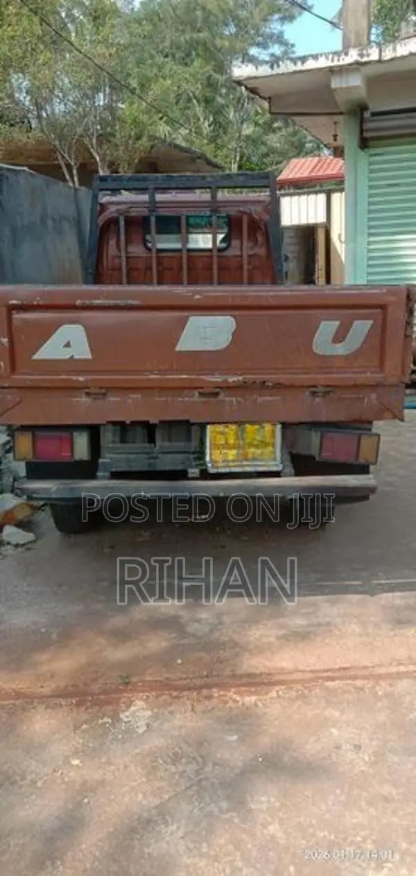 Isuzu Elf 1977