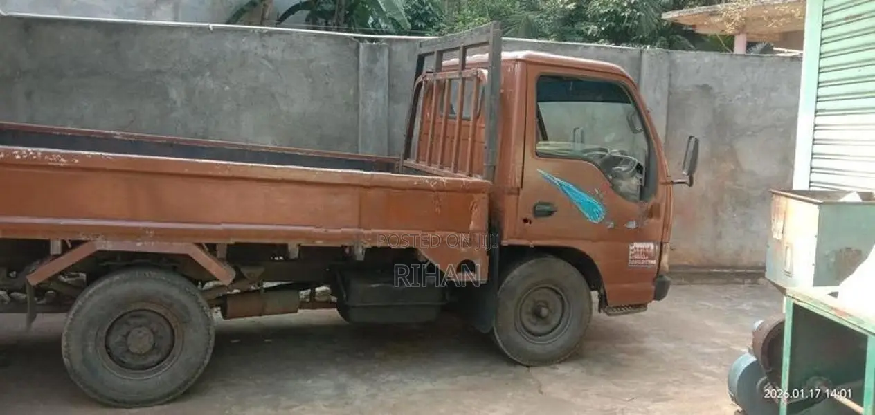 Isuzu Elf 1977