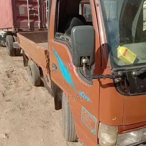 Isuzu Elf 1977