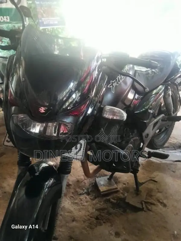 Bajaj Pulsar 180 2004