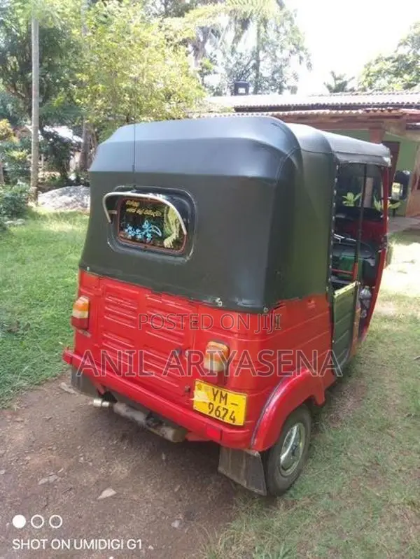 Bajaj RE 2011