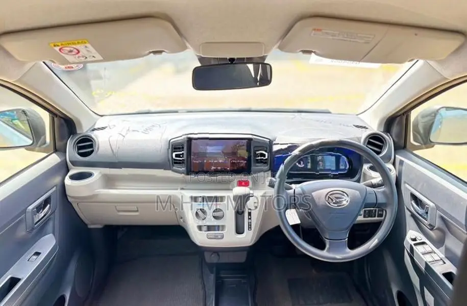 Daihatsu Mira X SA 2025