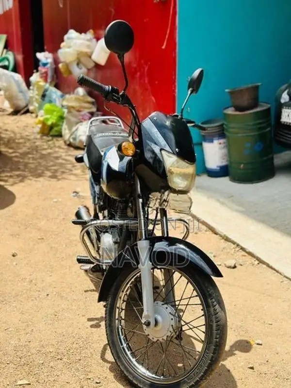 Bajaj CT100 2014