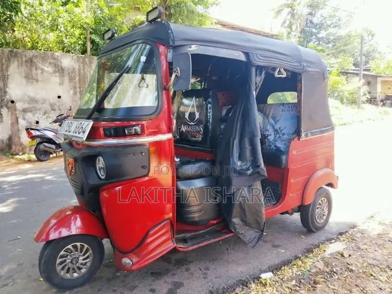 Bajaj RE 2016