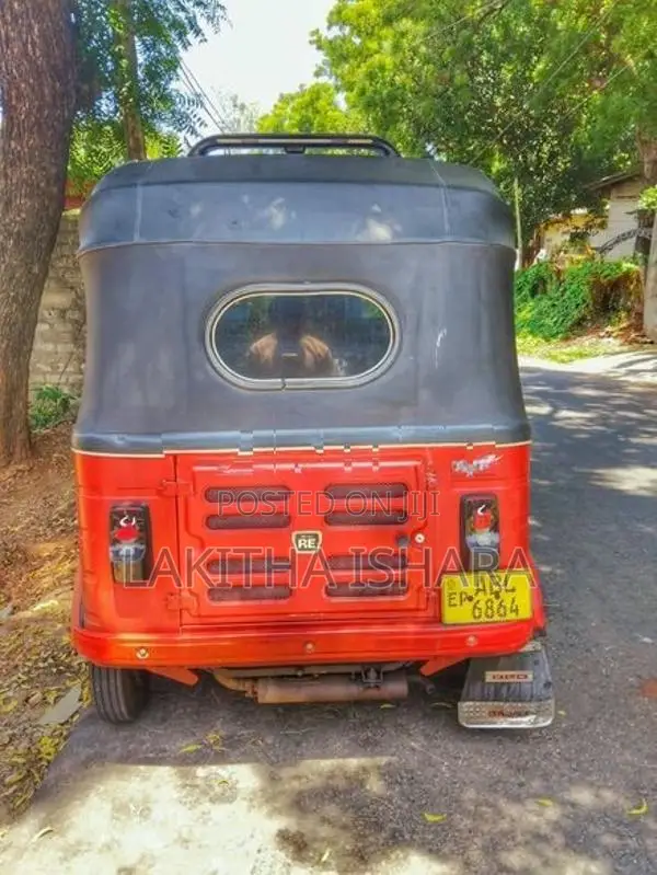 Bajaj RE 2016