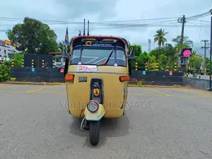 Bajaj RE Three wheelers 2000