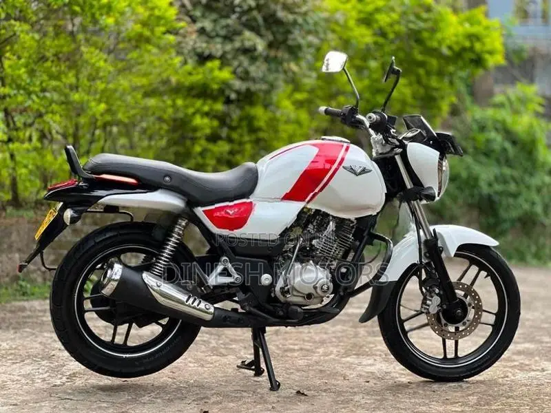 Bajaj V15 2016